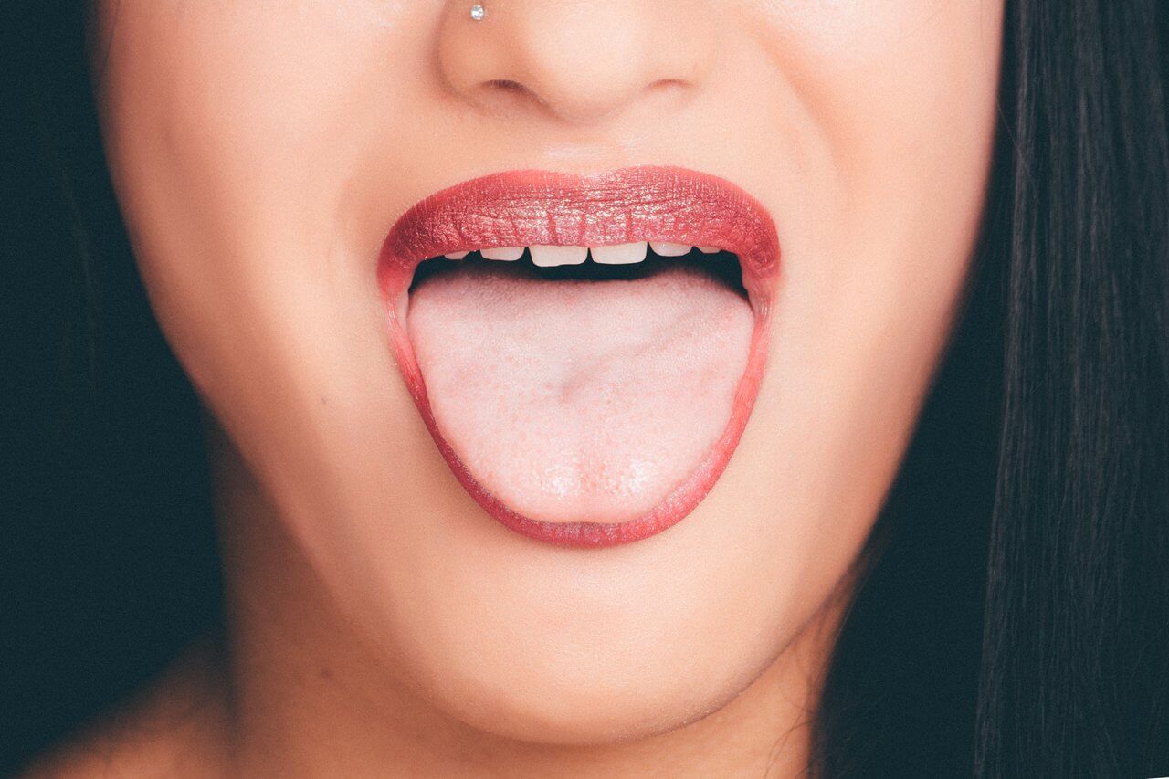 裏側矯正は舌癌になる 裏側矯正と舌癌の関係とは マウスピース矯正研究所